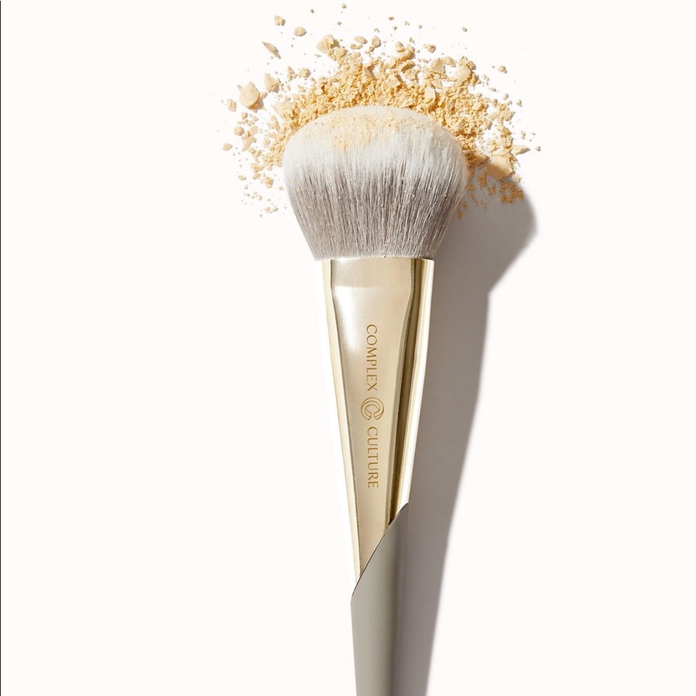 Complex Culture press & set bronzer brush